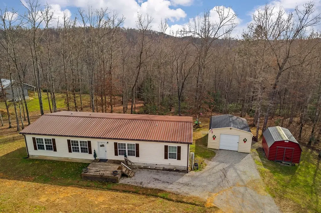 14914 Peach Stone Road Crawford TN 38554