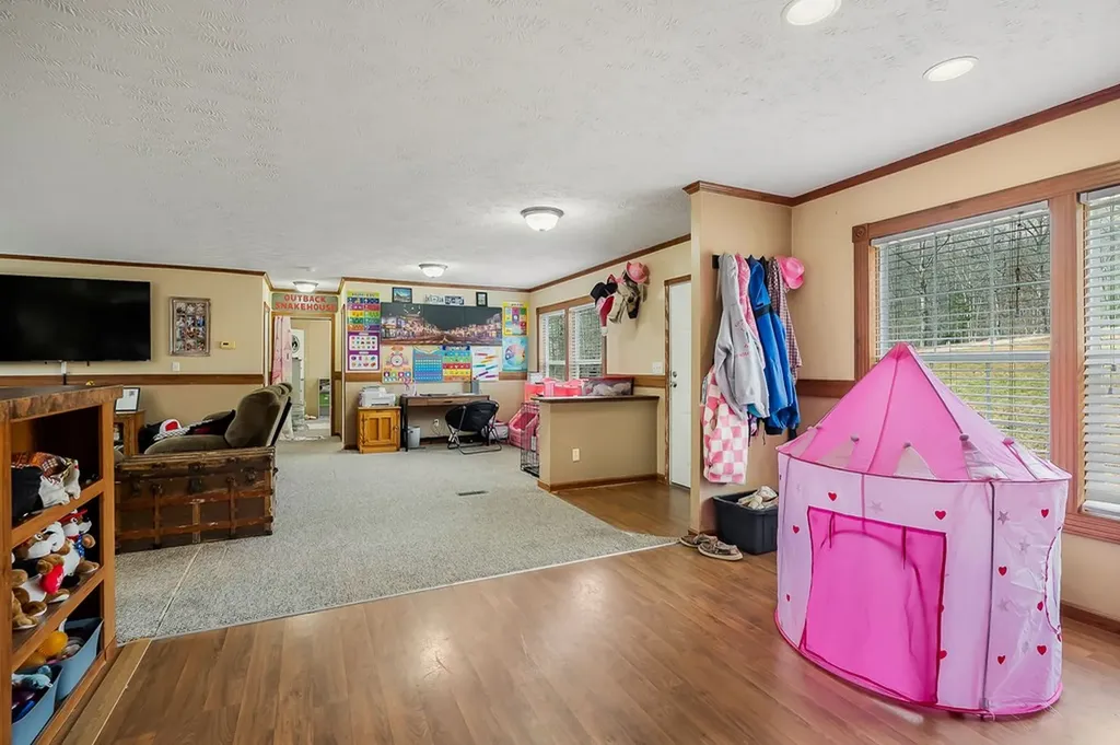 14914 Peach Stone Road Crawford TN 38554