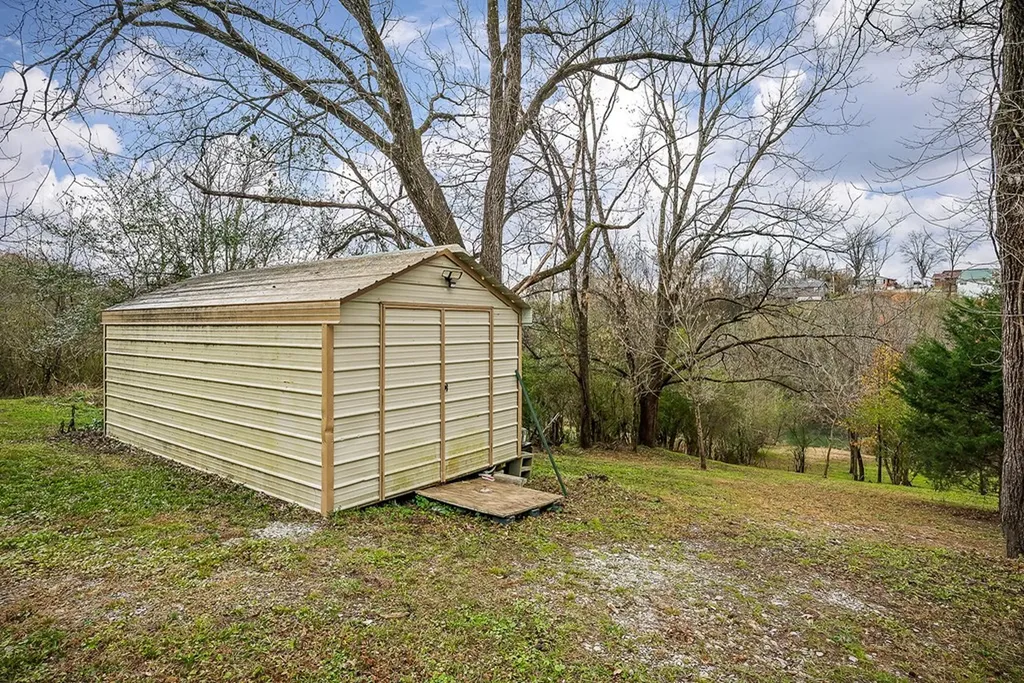 301 W Everett Street Sparta TN 38583