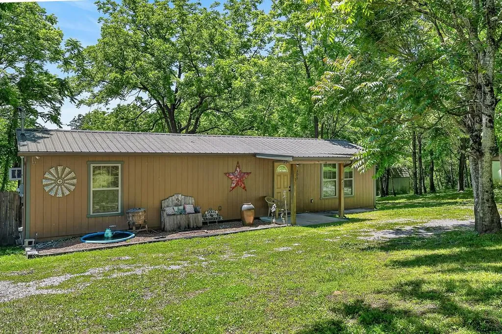 301 W Everett Street Sparta TN 38583