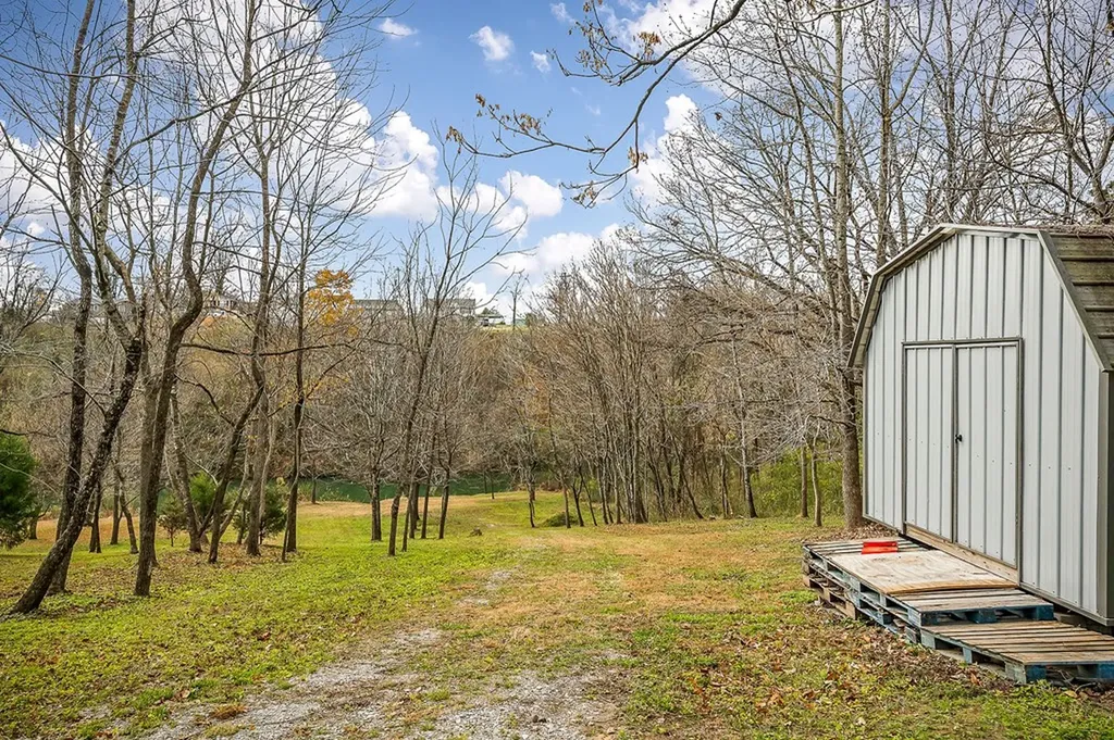 301 W Everett Street Sparta TN 38583