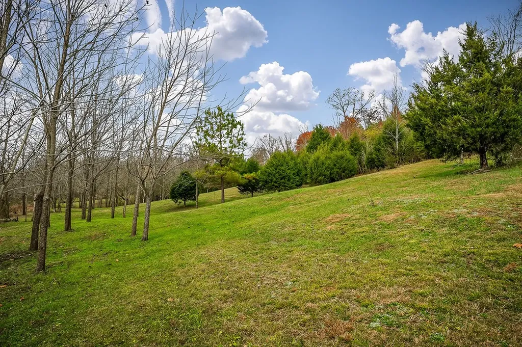 301 W Everett Street Sparta TN 38583