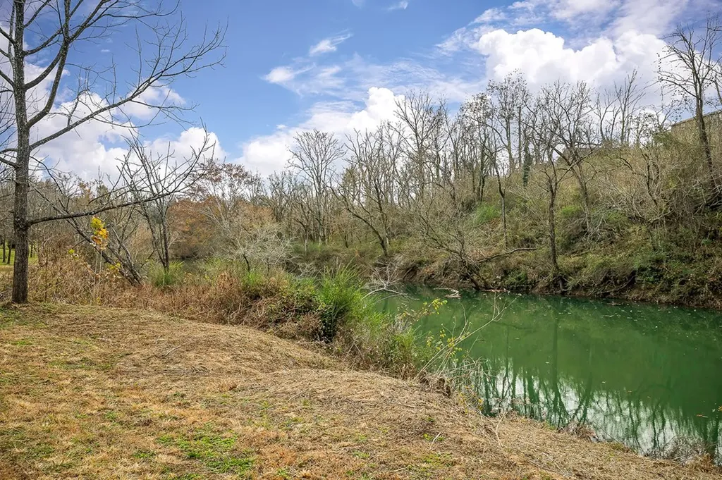 301 W Everett Street Sparta TN 38583