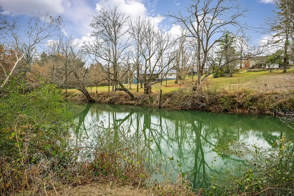 301 W Everett Street Sparta TN 38583