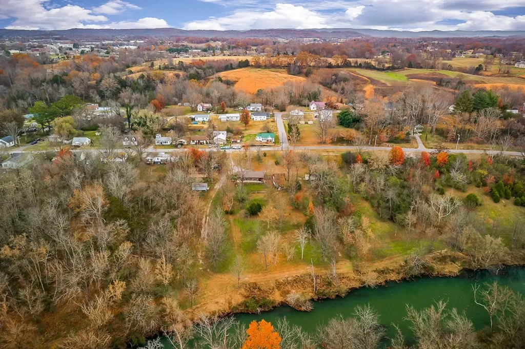 301 W Everett Street Sparta TN 38583