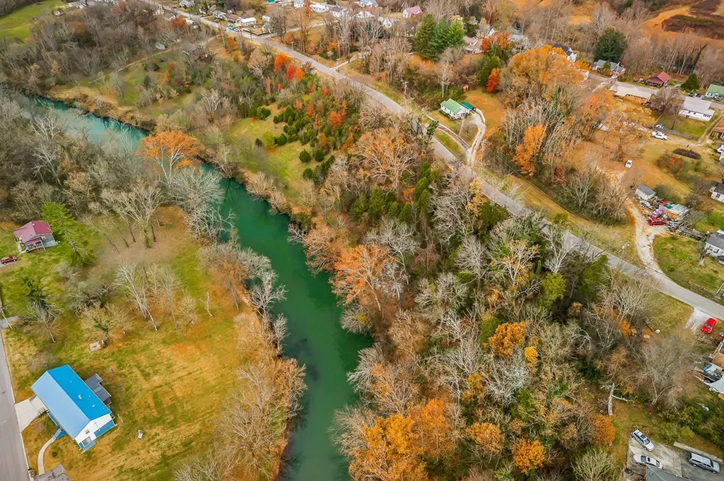 301 W Everett Street Sparta TN 38583