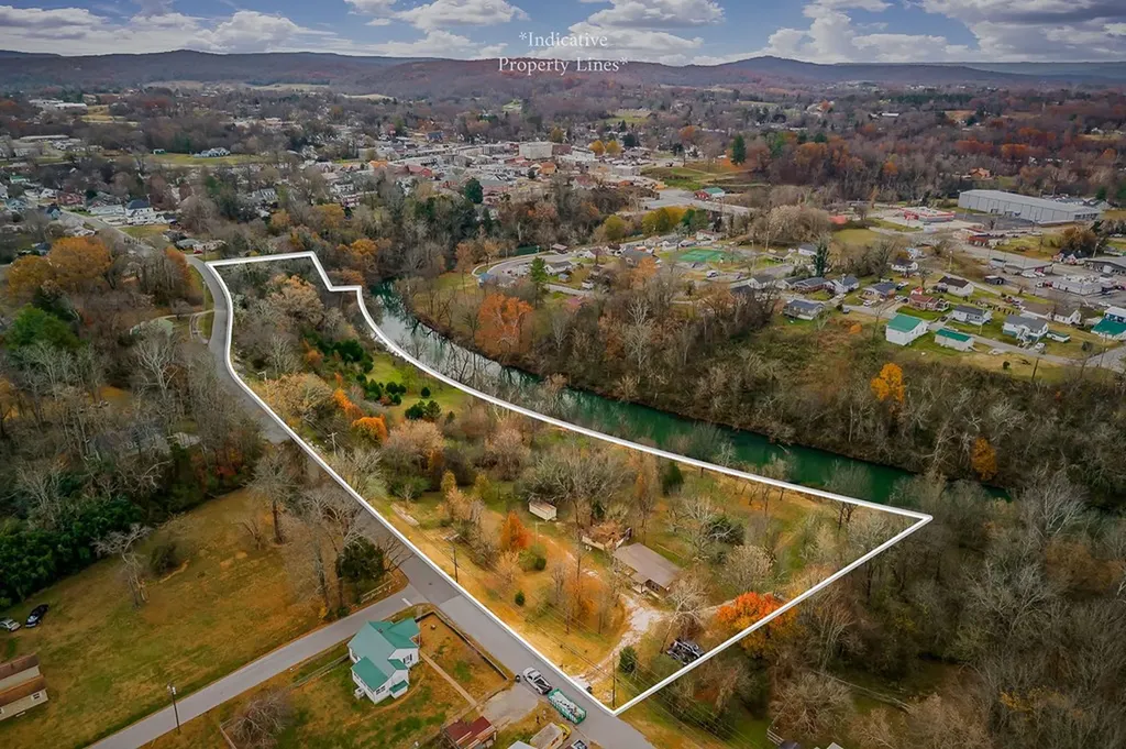 301 W Everett Street Sparta TN 38583