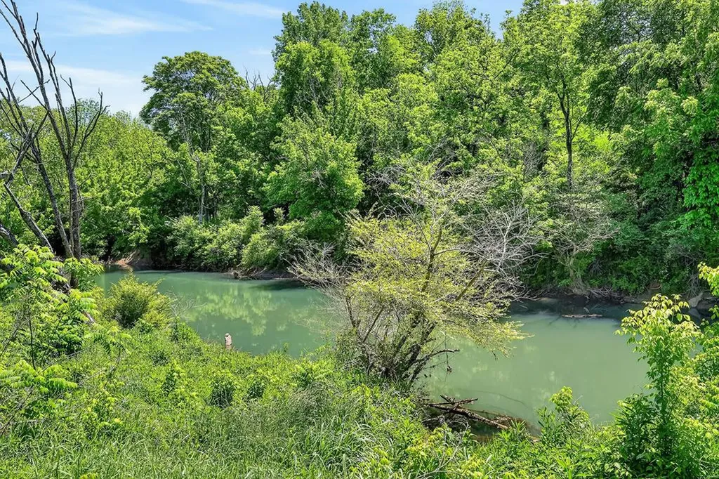 301 W Everett Street Sparta TN 38583