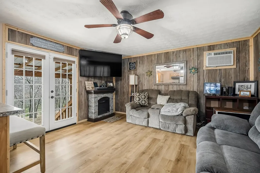 301 W Everett Street Sparta TN 38583