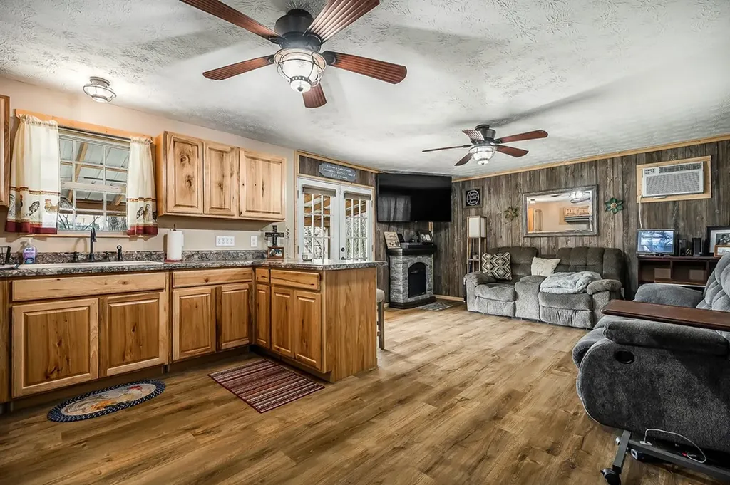 301 W Everett Street Sparta TN 38583