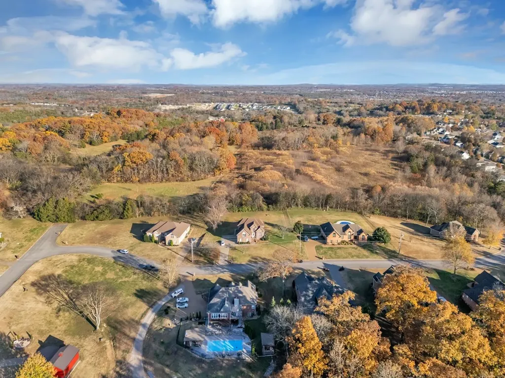 1903 Summer Lake Mount Juliet TN 37122