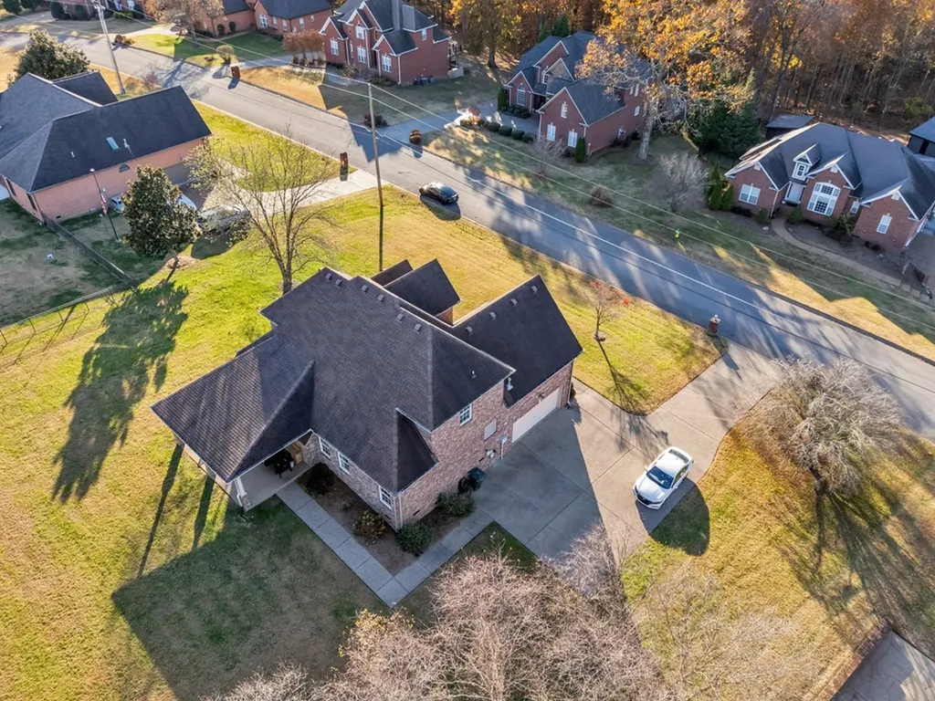 1903 Summer Lake Mount Juliet TN 37122