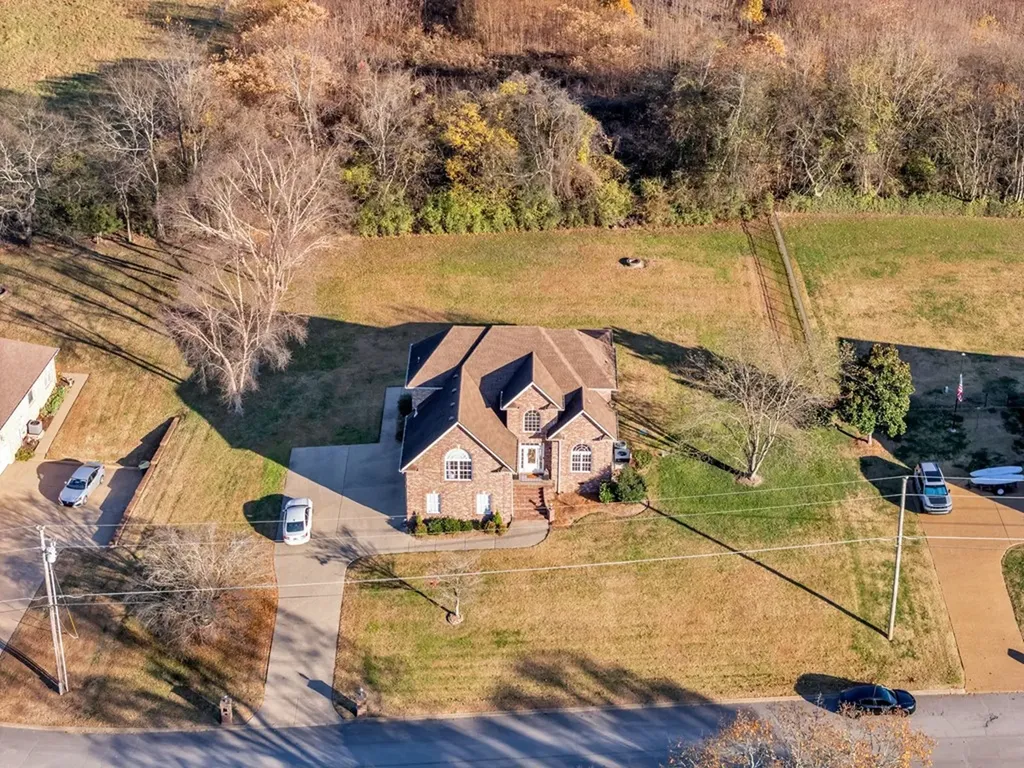 1903 Summer Lake Mount Juliet TN 37122