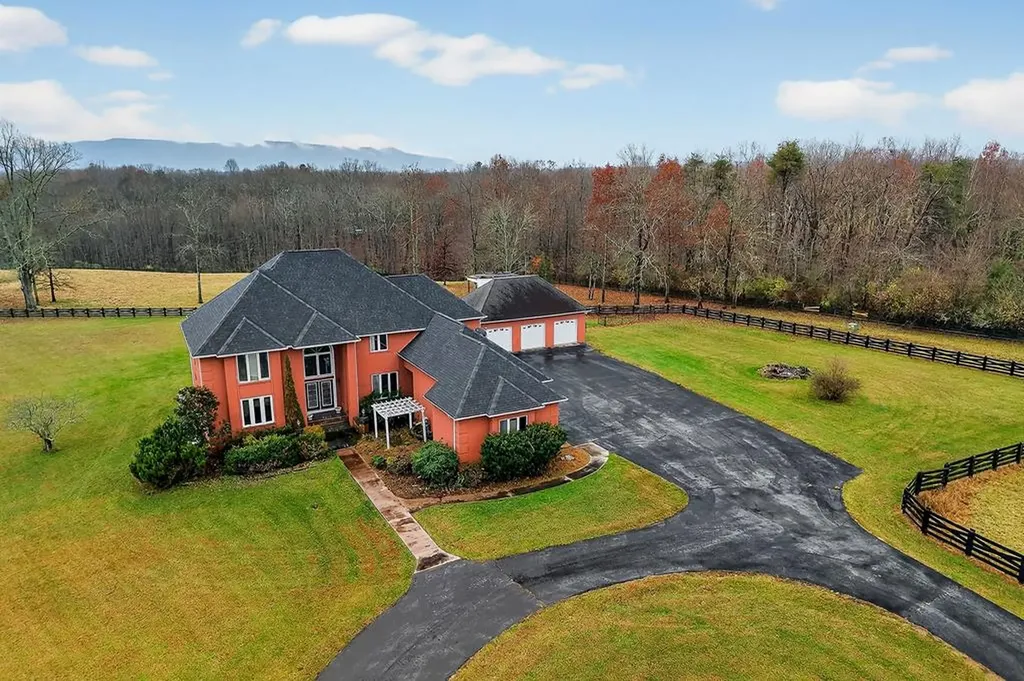 4285 Highway 127s Crossville TN 38572