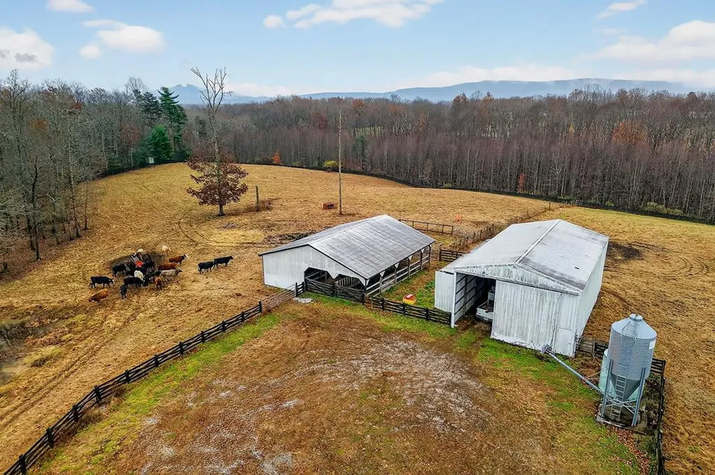 4285 Highway 127s Crossville TN 38572