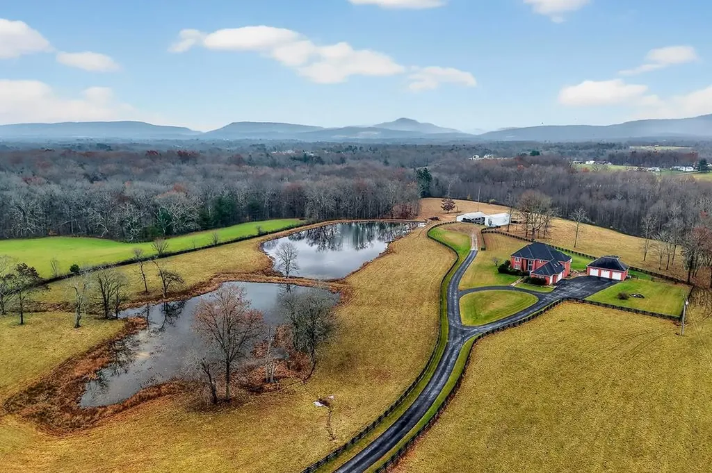 4285 Highway 127s Crossville TN 38572