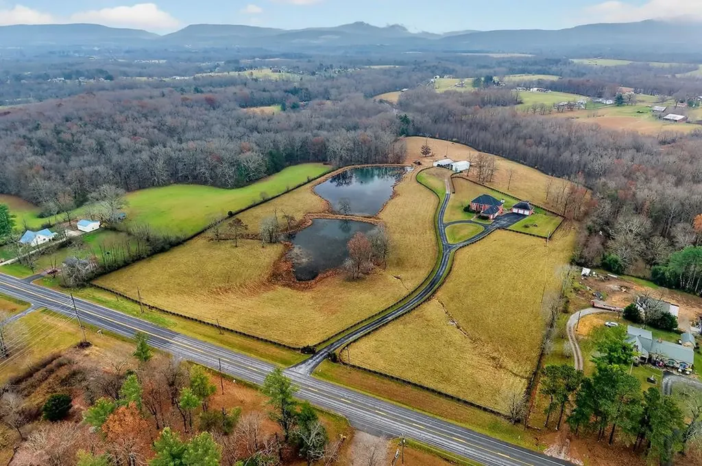 4285 Highway 127s Crossville TN 38572