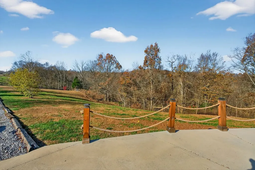 448 Daniels Lane Celina TN 38551