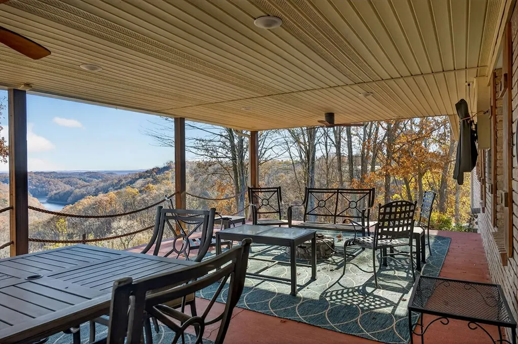 448 Daniels Lane Celina TN 38551