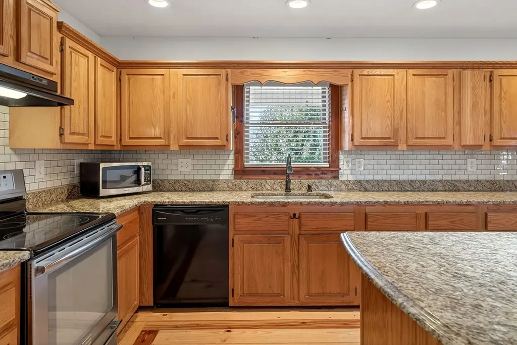 448 Daniels Lane Celina TN 38551