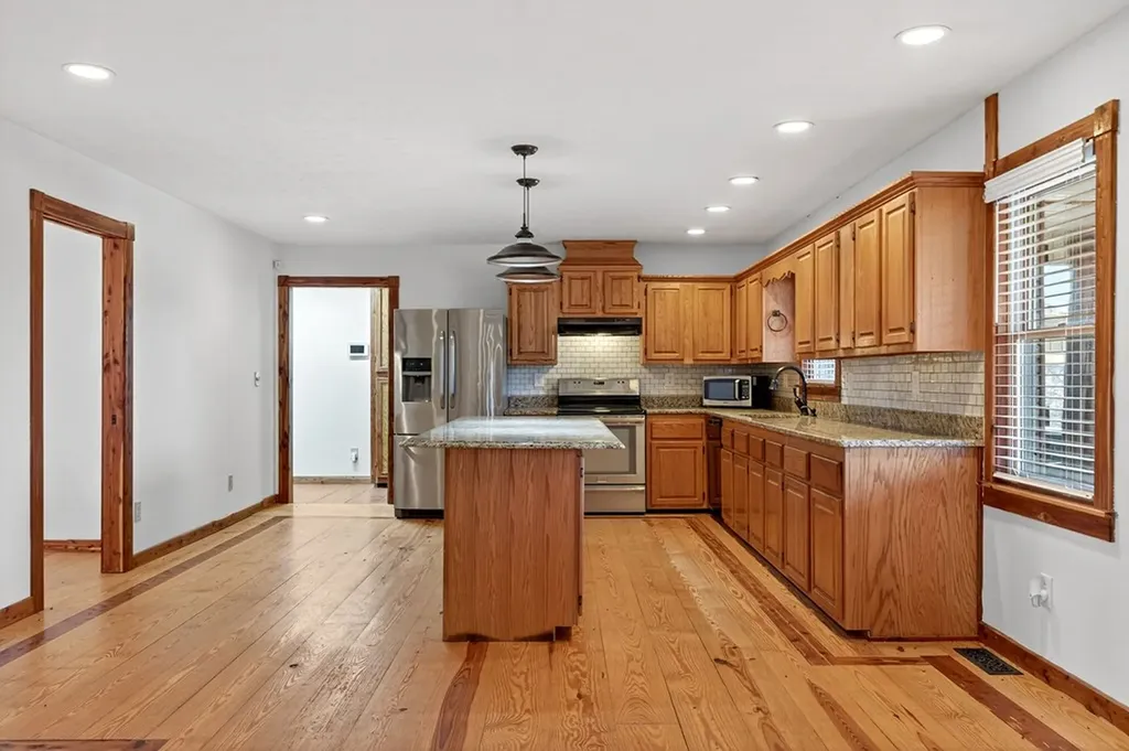 448 Daniels Lane Celina TN 38551