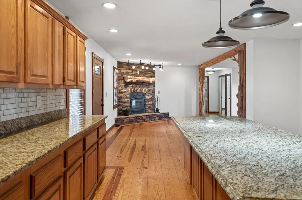 448 Daniels Lane Celina TN 38551