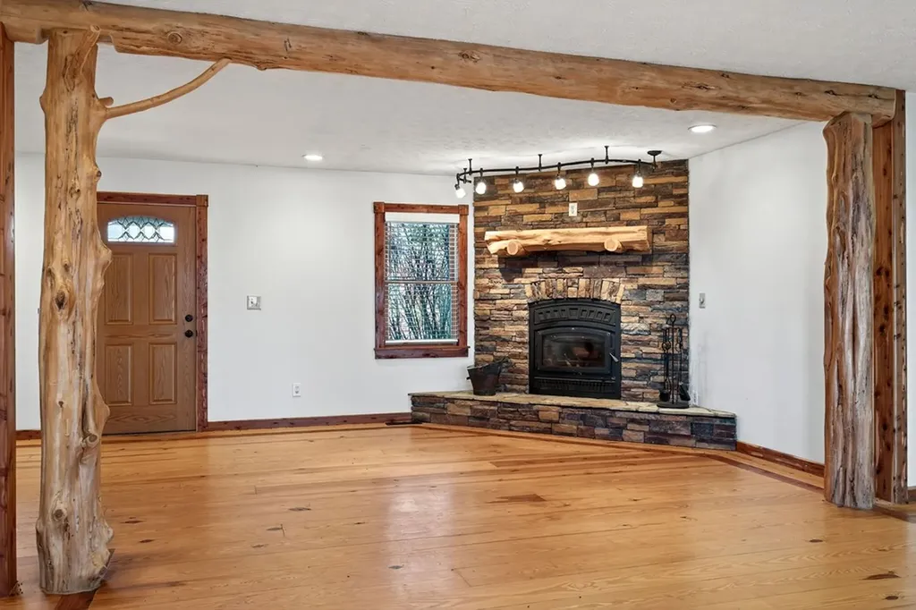 448 Daniels Lane Celina TN 38551