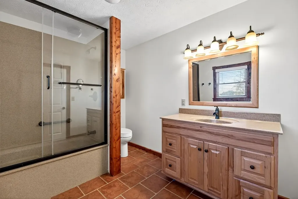 448 Daniels Lane Celina TN 38551