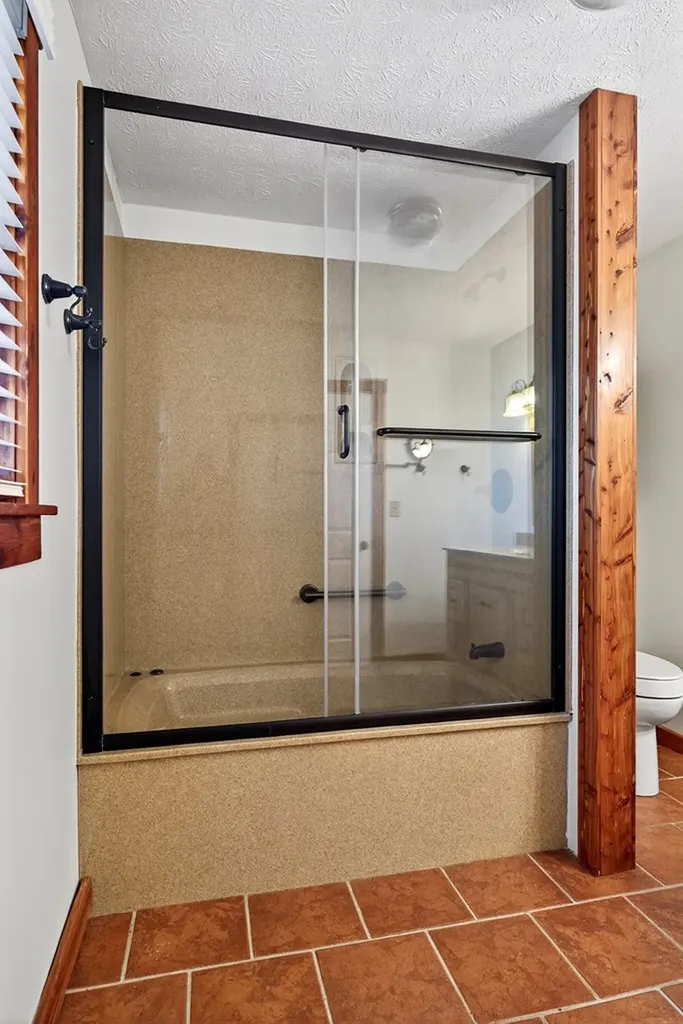 448 Daniels Lane Celina TN 38551