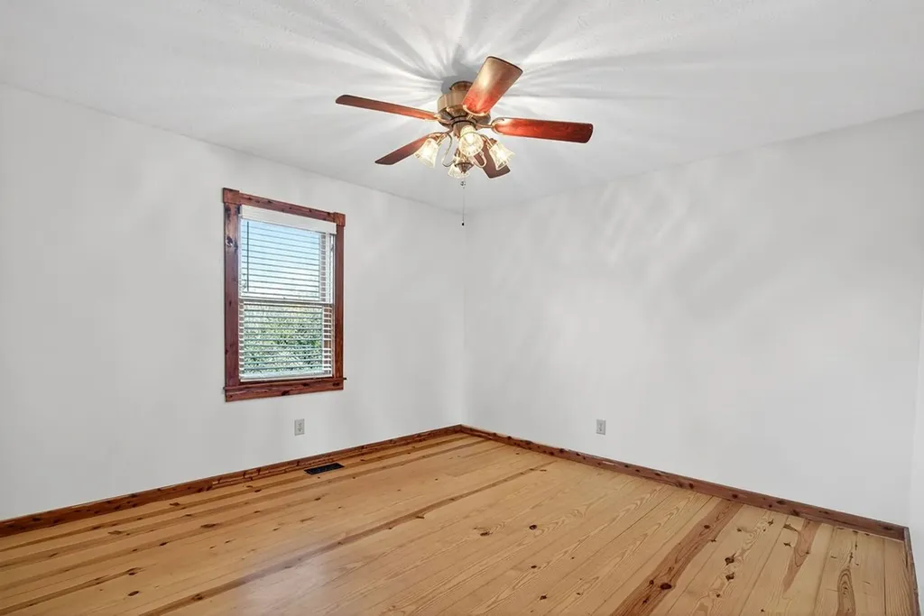 448 Daniels Lane Celina TN 38551