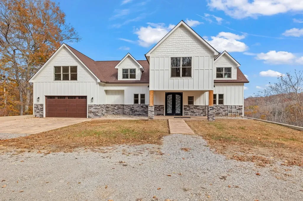 176 Bear Pause Road Byrdstown TN 38549