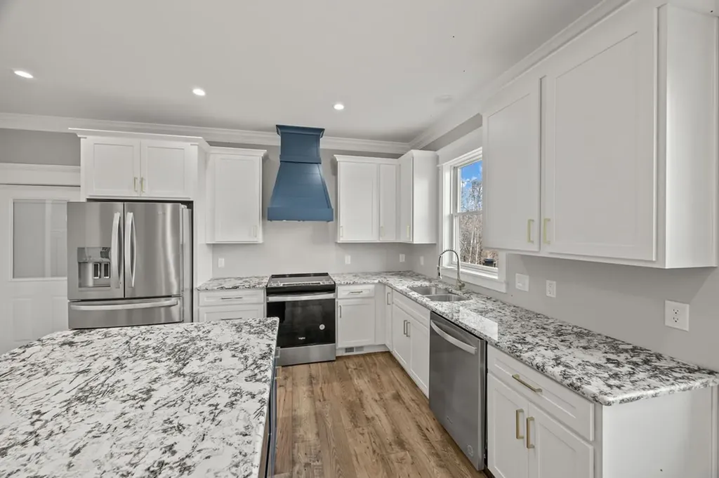 176 Bear Pause Road Byrdstown TN 38549