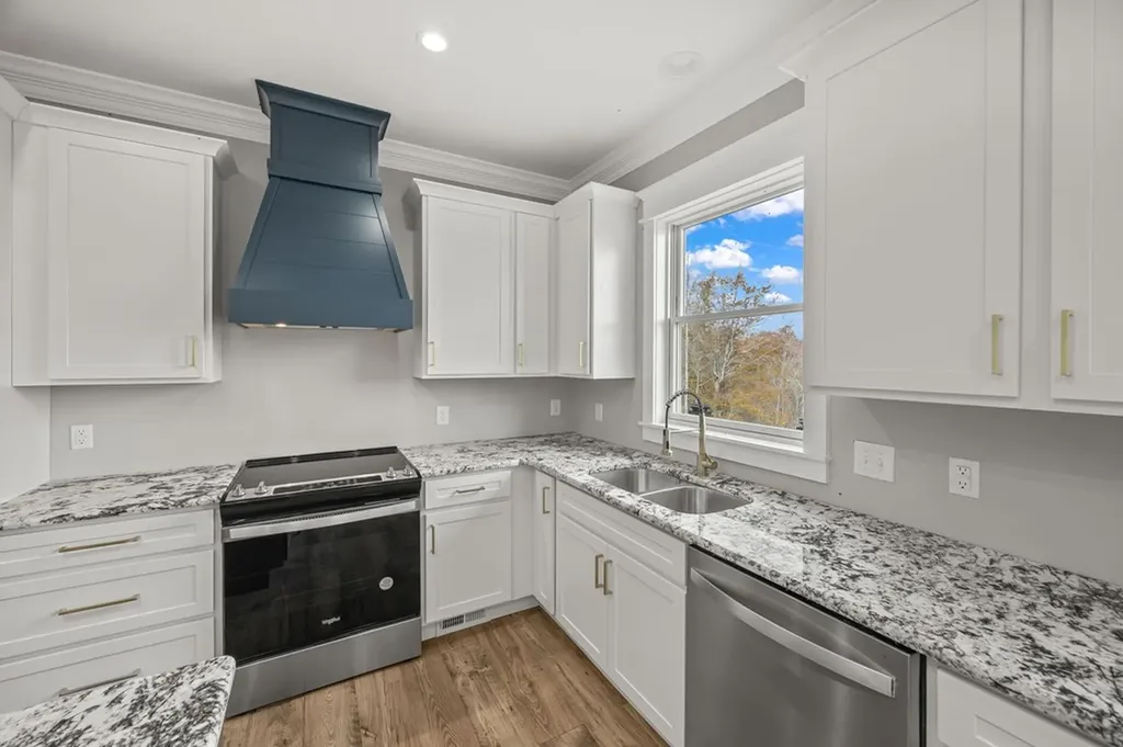 176 Bear Pause Road Byrdstown TN 38549