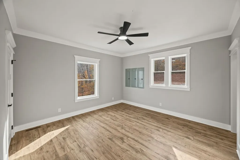 176 Bear Pause Road Byrdstown TN 38549