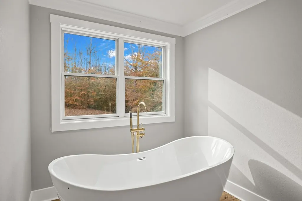 176 Bear Pause Road Byrdstown TN 38549