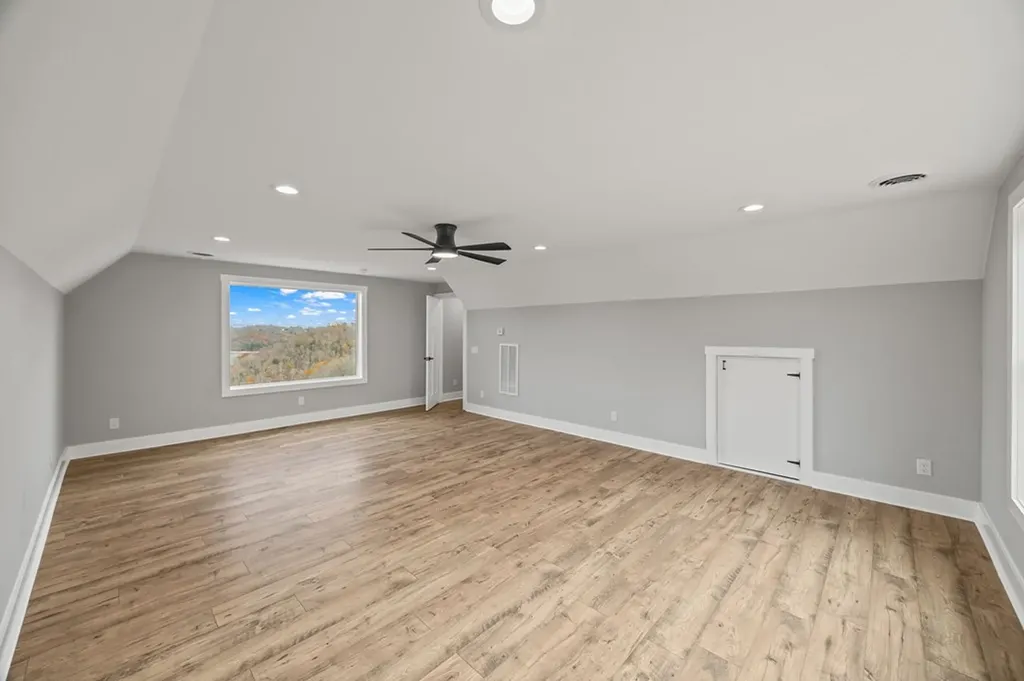 176 Bear Pause Road Byrdstown TN 38549