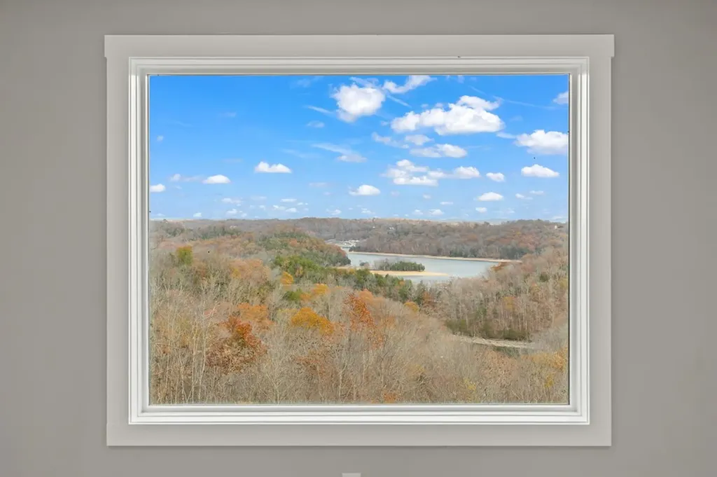 176 Bear Pause Road Byrdstown TN 38549