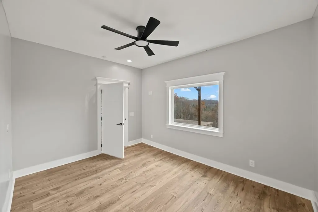 176 Bear Pause Road Byrdstown TN 38549