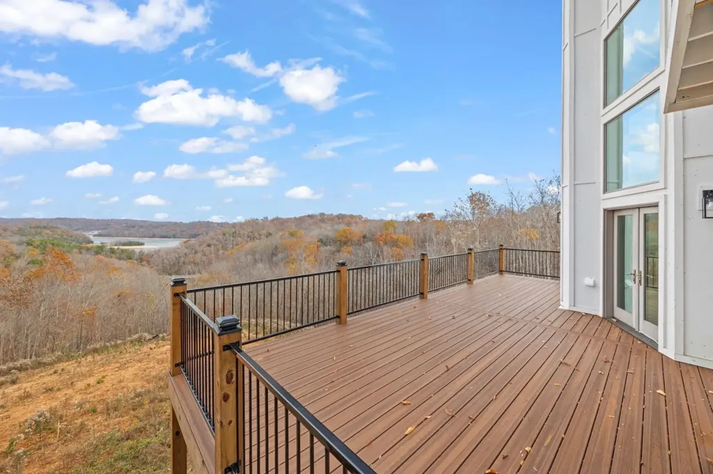 176 Bear Pause Road Byrdstown TN 38549