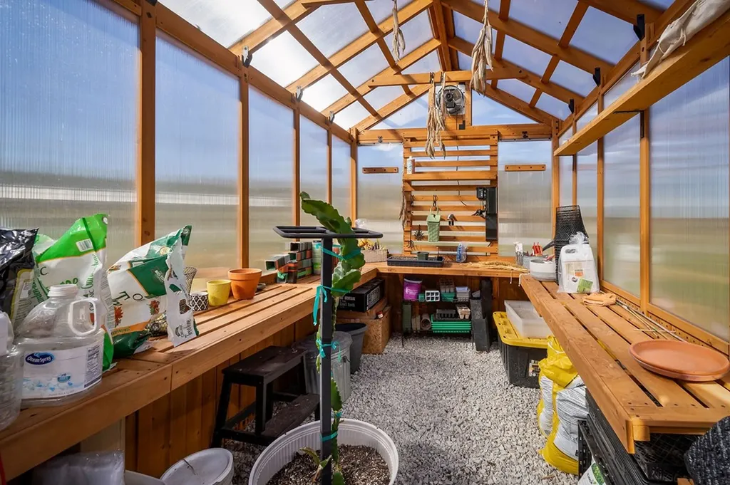 3297 Three Island Road Walling TN 38587