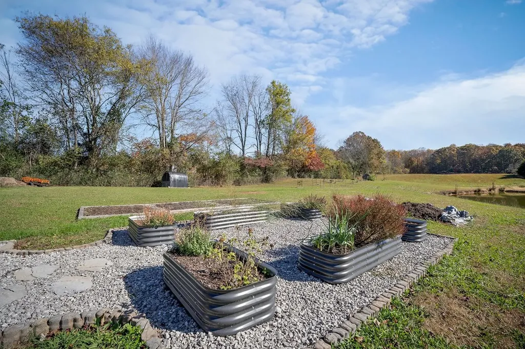 3297 Three Island Road Walling TN 38587