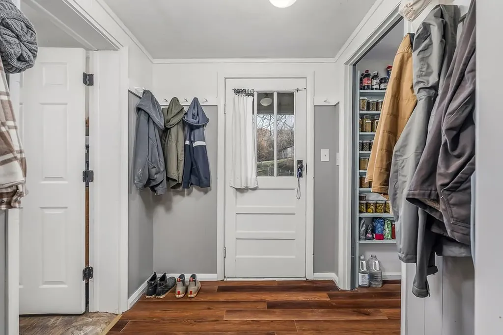 3297 Three Island Road Walling TN 38587