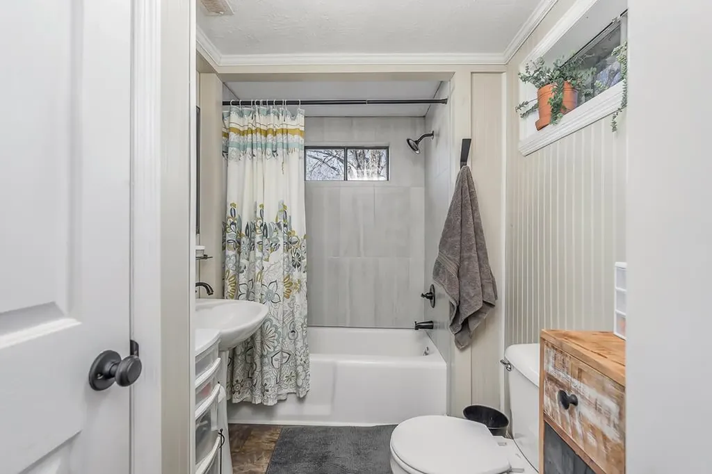 3297 Three Island Road Walling TN 38587