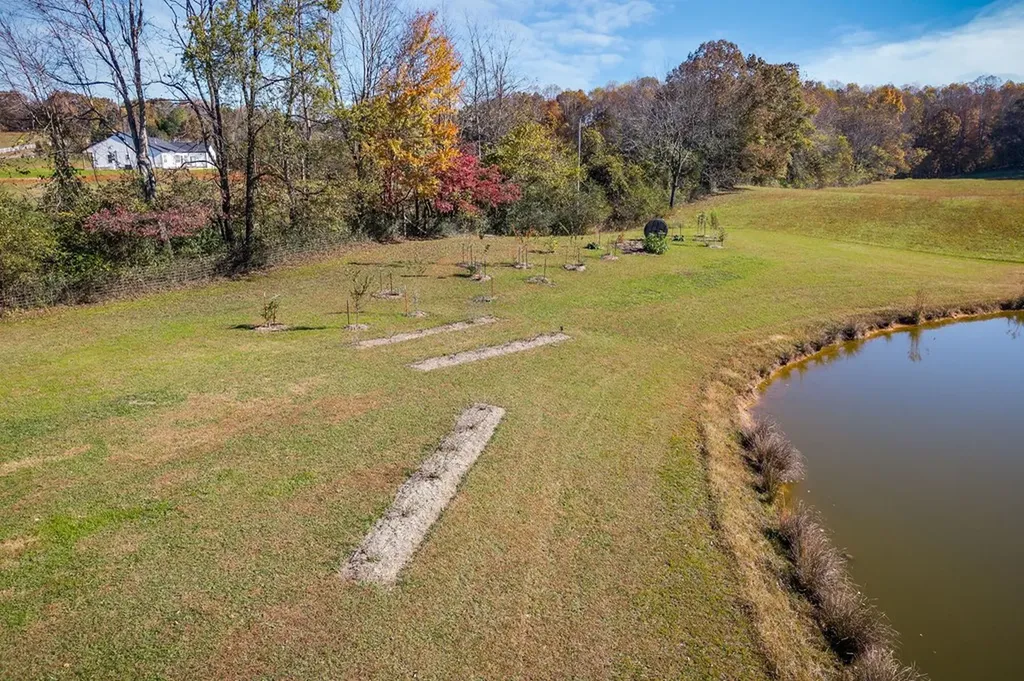 3297 Three Island Road Walling TN 38587