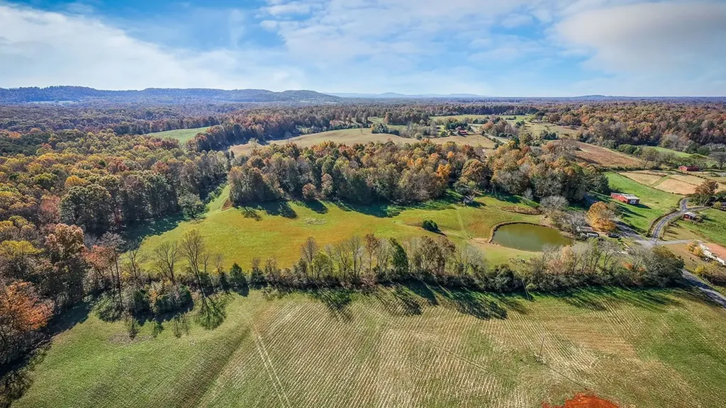 3297 Three Island Road Walling TN 38587