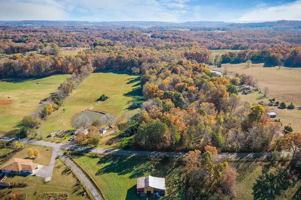 3297 Three Island Road Walling TN 38587