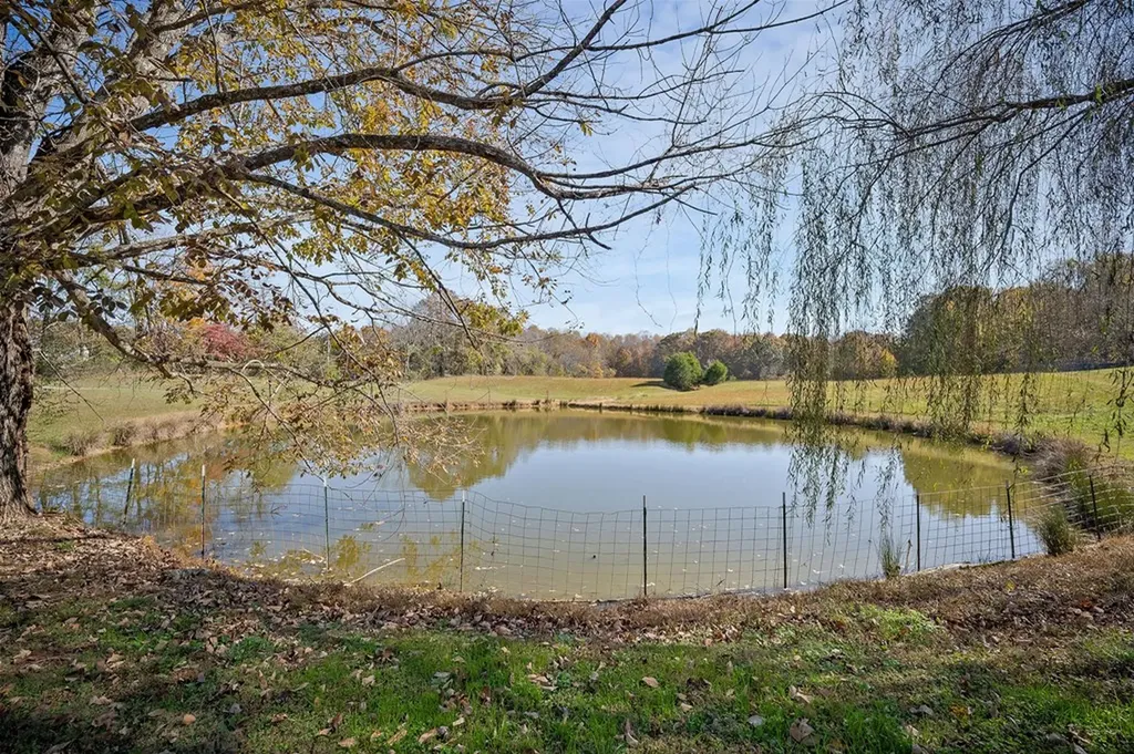 3297 Three Island Road Walling TN 38587