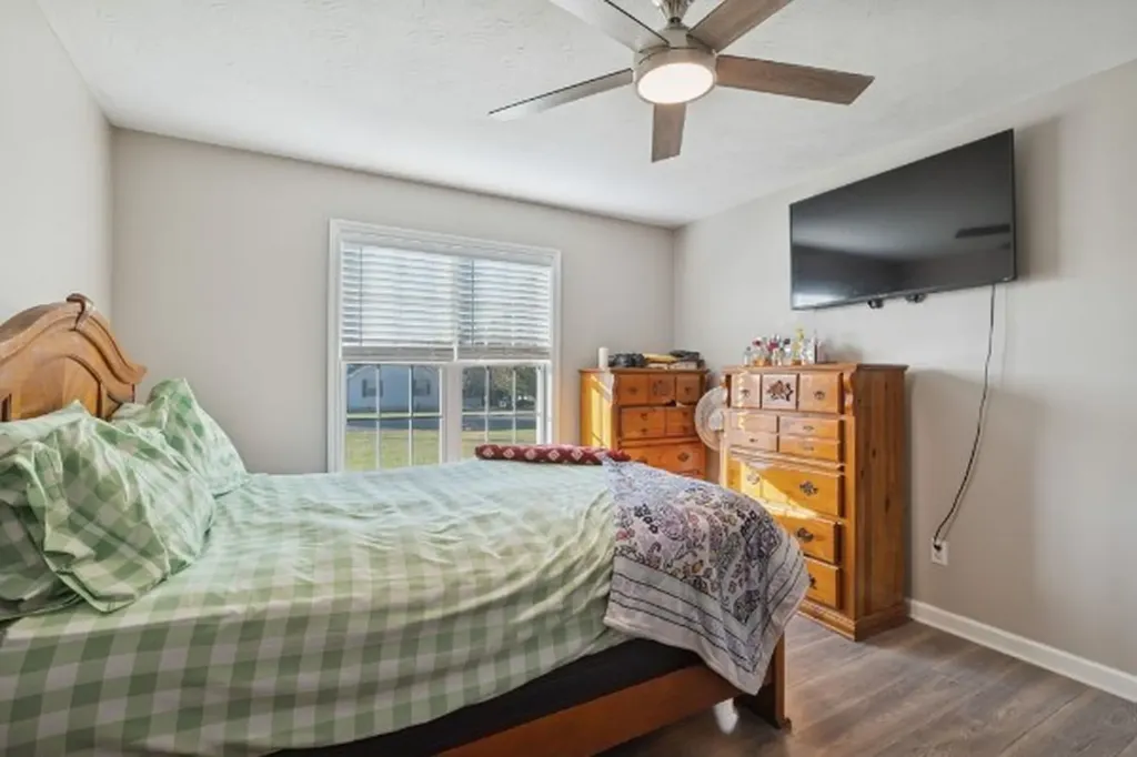 104 Leigh Anna Circle Lafayette TN 37083