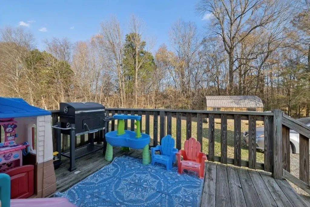 104 Leigh Anna Circle Lafayette TN 37083