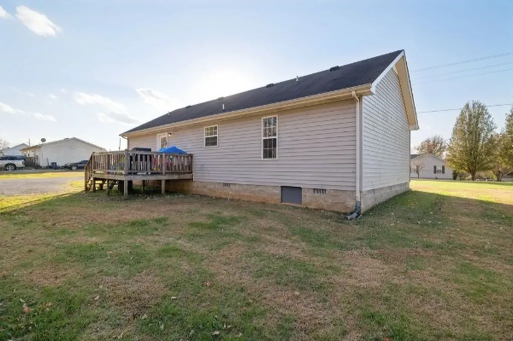 104 Leigh Anna Circle Lafayette TN 37083